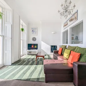  Apartment Marine Parade Sea View - By Lets