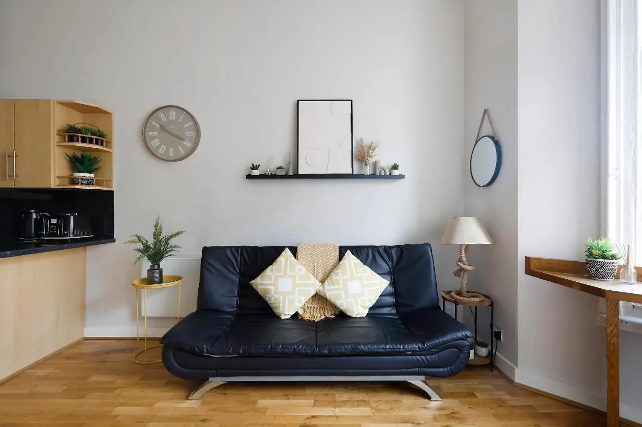 Apartment Great 2 Bedroom Apt By The Beach And Town Brighton